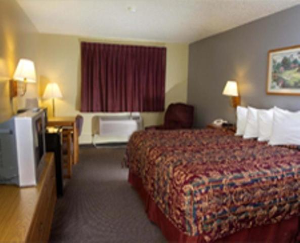 Cherokee Inn Room photo